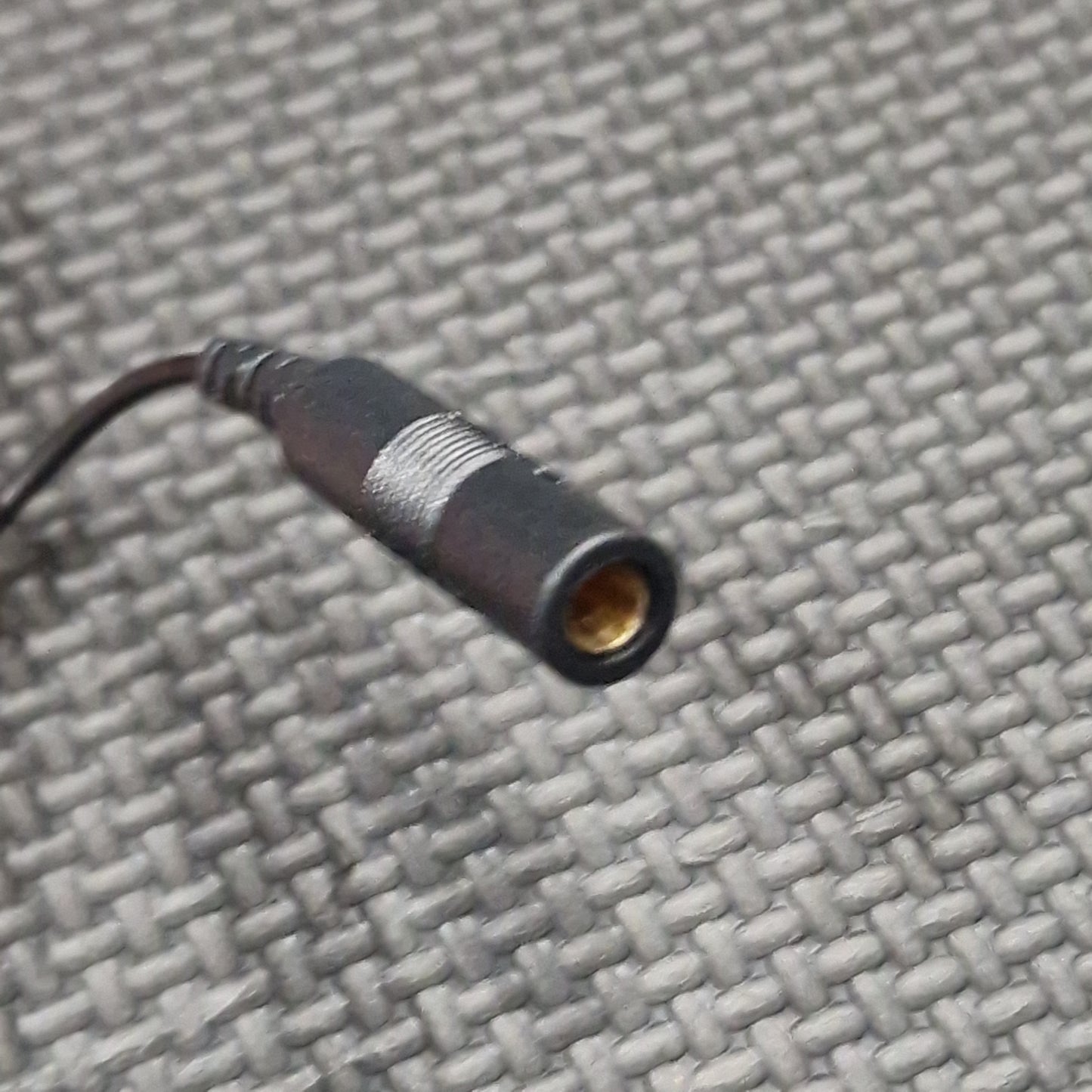 Dungeon Labs 4mm Banana Plug to 2mm Pin Adaptor Cable