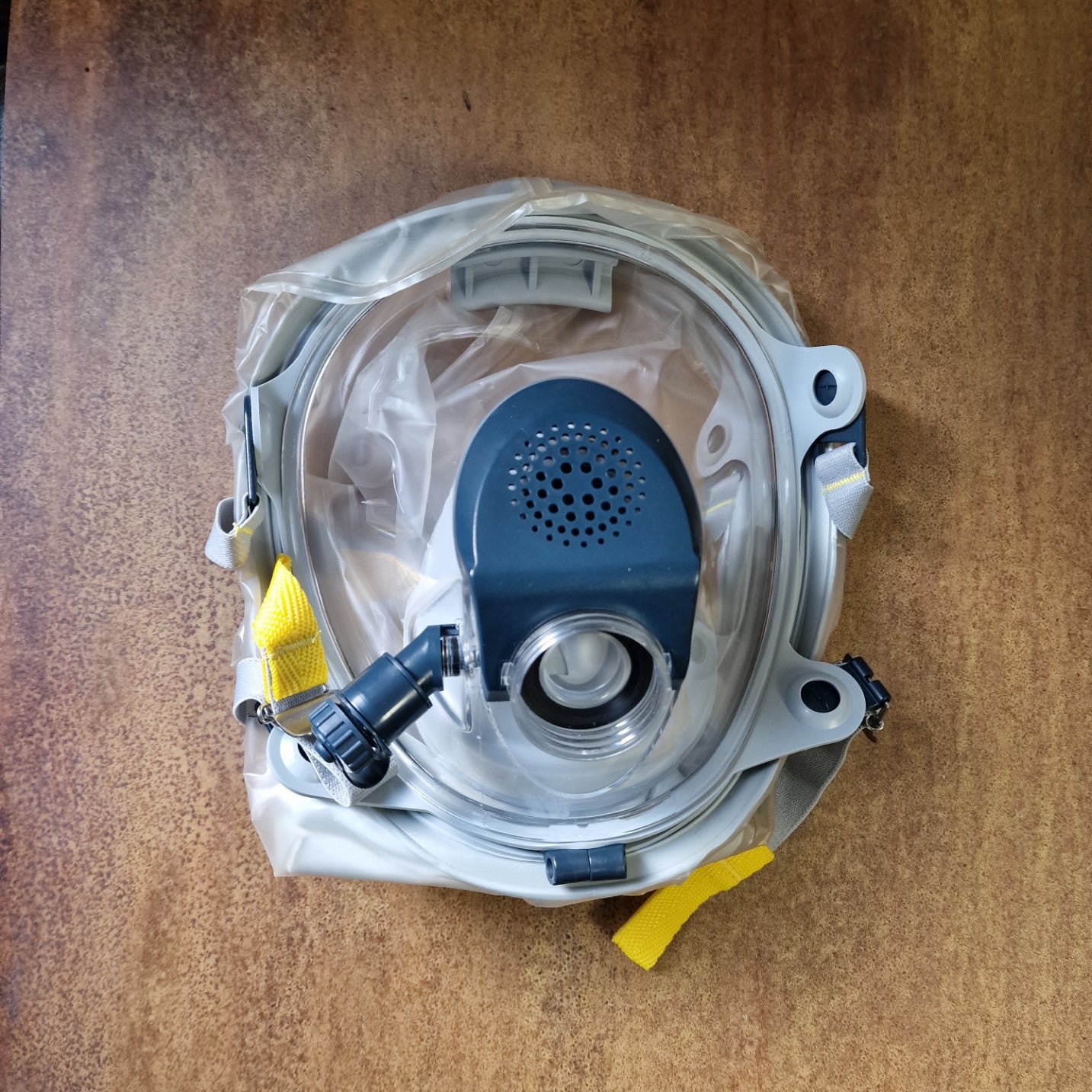 SuperGum Sapphire Gas Mask