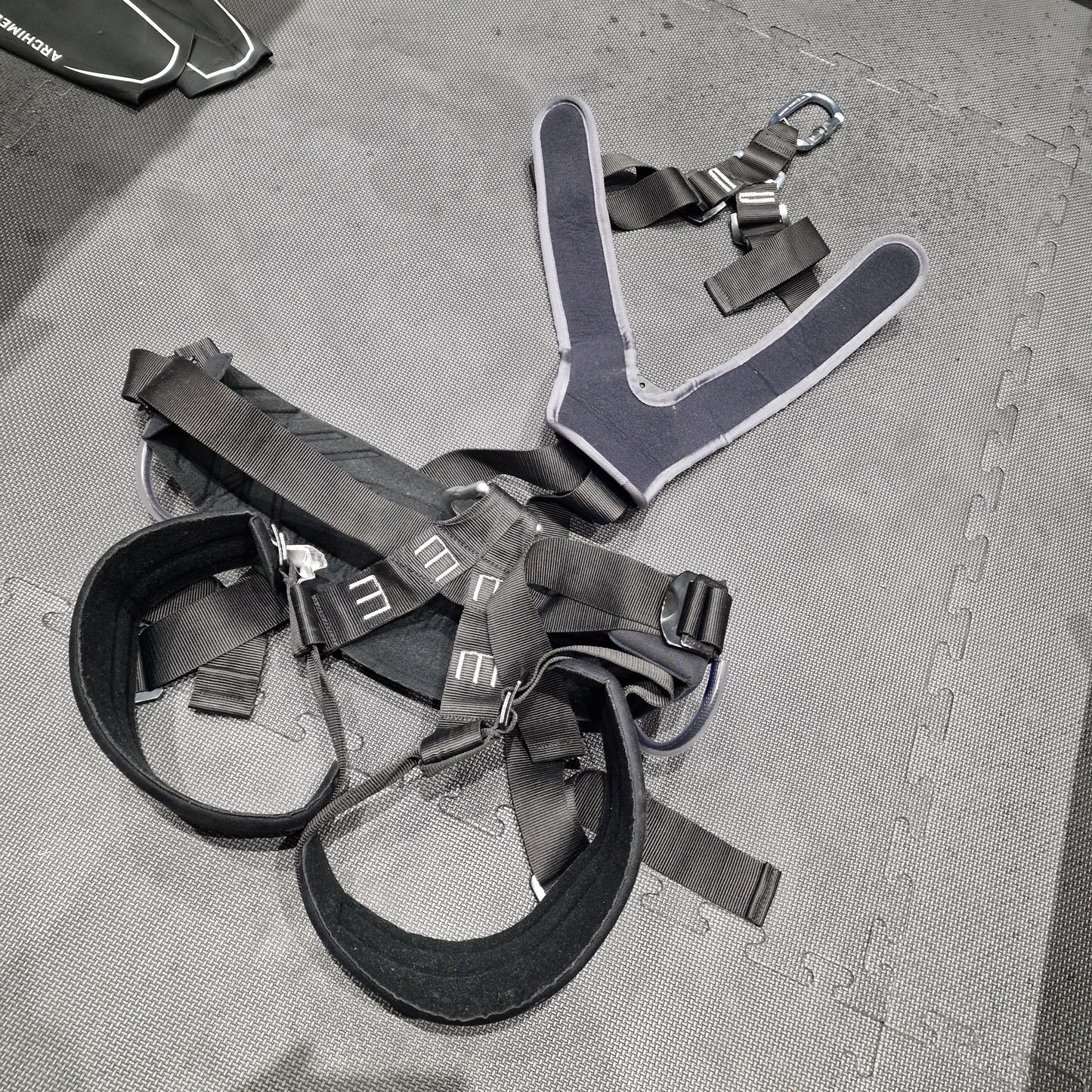 Heightec Fall arrest harness – Stricken Designs