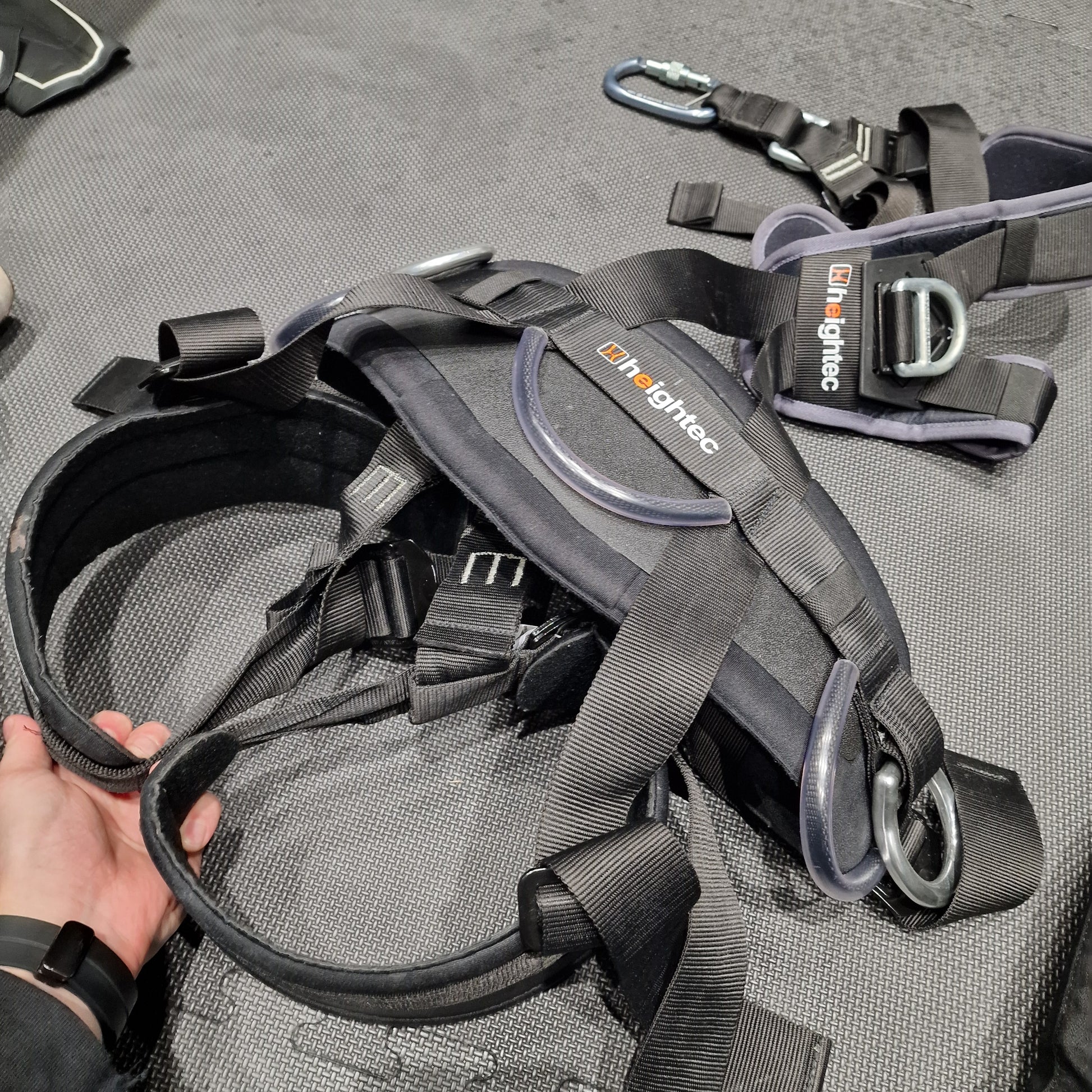 Heightec Fall arrest harness – Stricken Designs