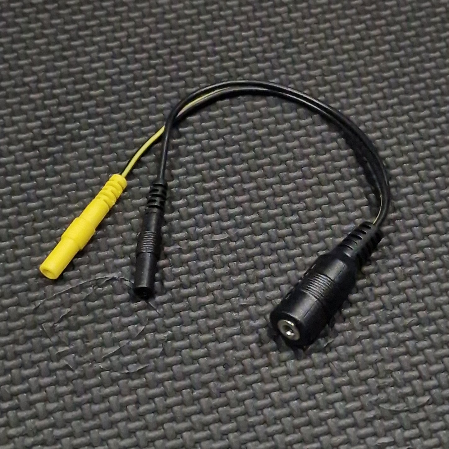 Dungeon Labs Female 2.5mm Jack To 2mm Splitter